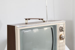 Vintage TV  16.5x11x12