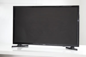 Flat Screen TV  29.5W x 18H